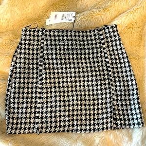 NWT Zara Houndstooth Tweed Mini Skirt Sz: Large